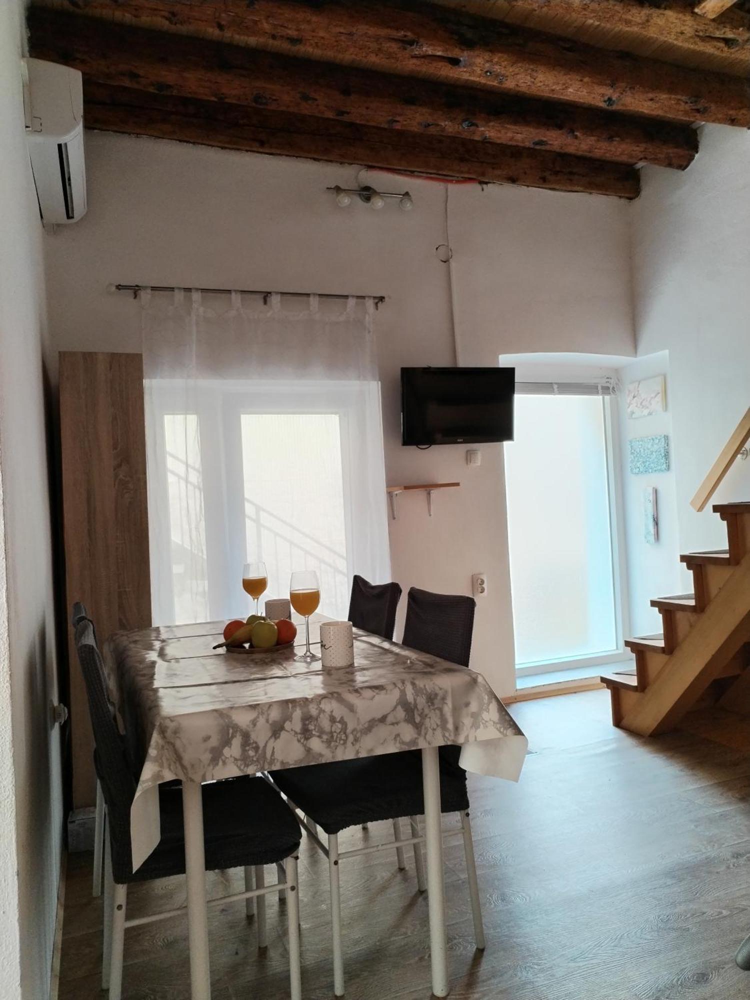 Ema Daire Prvic Sepurine Dış mekan fotoğraf